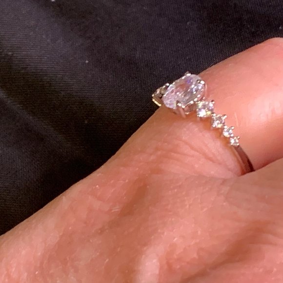 Silver Toned Ring with Oval Clear Stones With Eight Smaller Stones - Picture 9 of 12